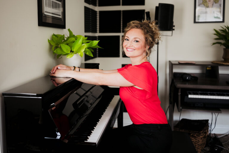 Online And In-Person Keyboard And Singing Classes - MASTER YOUR VOICE