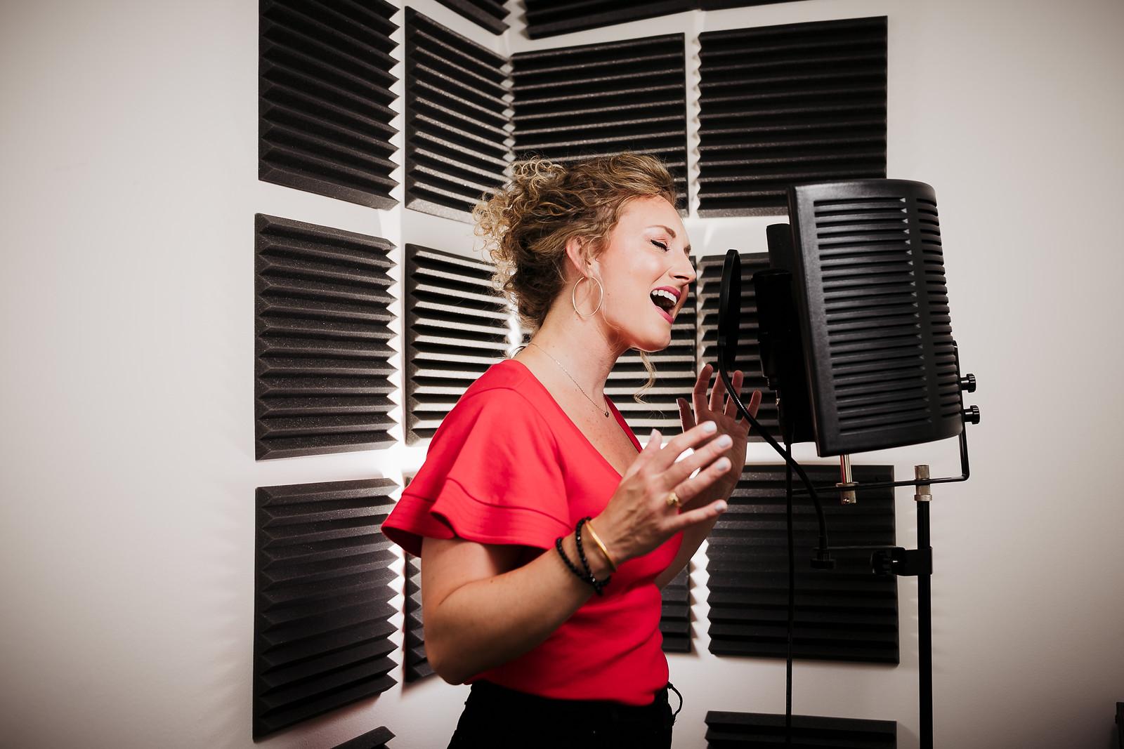 Online And In-Person Singing Classes - SINGING SUCCESS HABITS